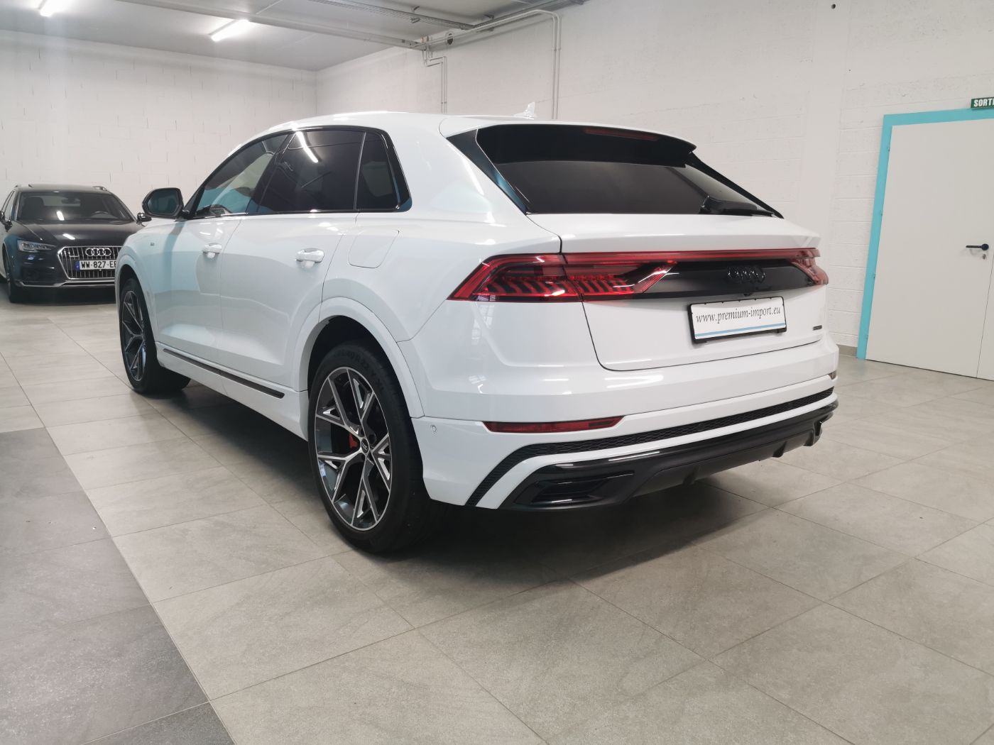 AUDI Q8 60 TFSI e quattro – V6 3.0L Hybride 462 ch Kingersheim 0