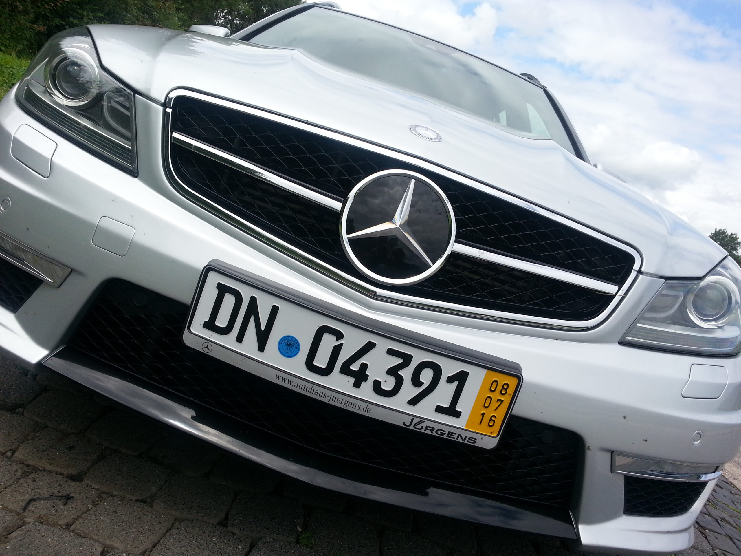 Lire la suite à propos de l’article Mercedes-Benz C63 AMG T